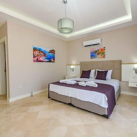 Villa Exclusive With Private Pool, 1002 *