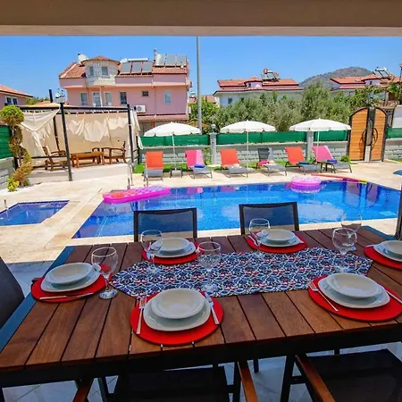 Exclusive With Private Pool, 1002 *